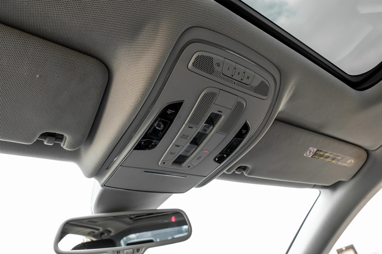Audi A8 L Vehicle Main Gallery Image 33