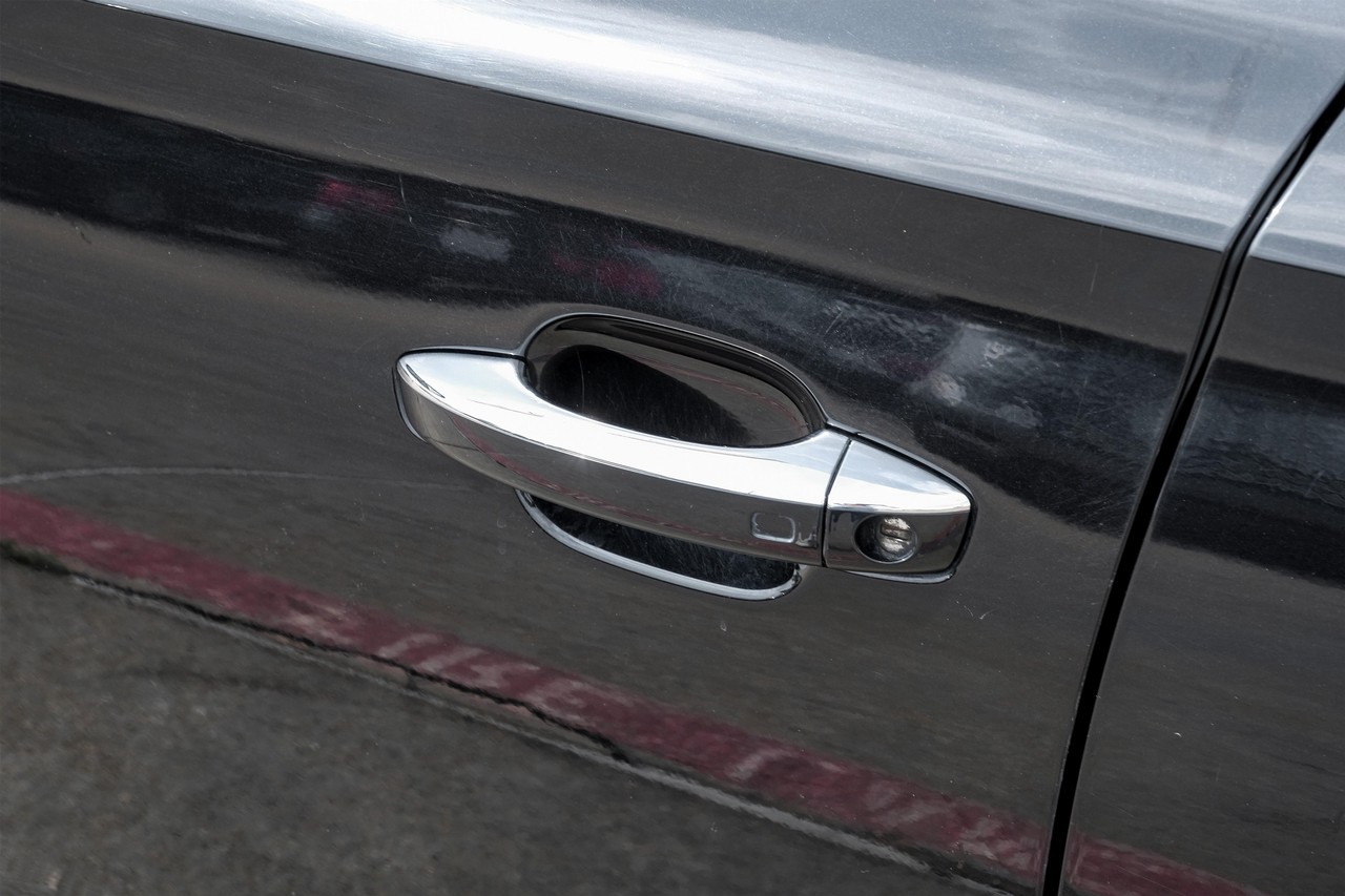 Audi A8 L Vehicle Main Gallery Image 40