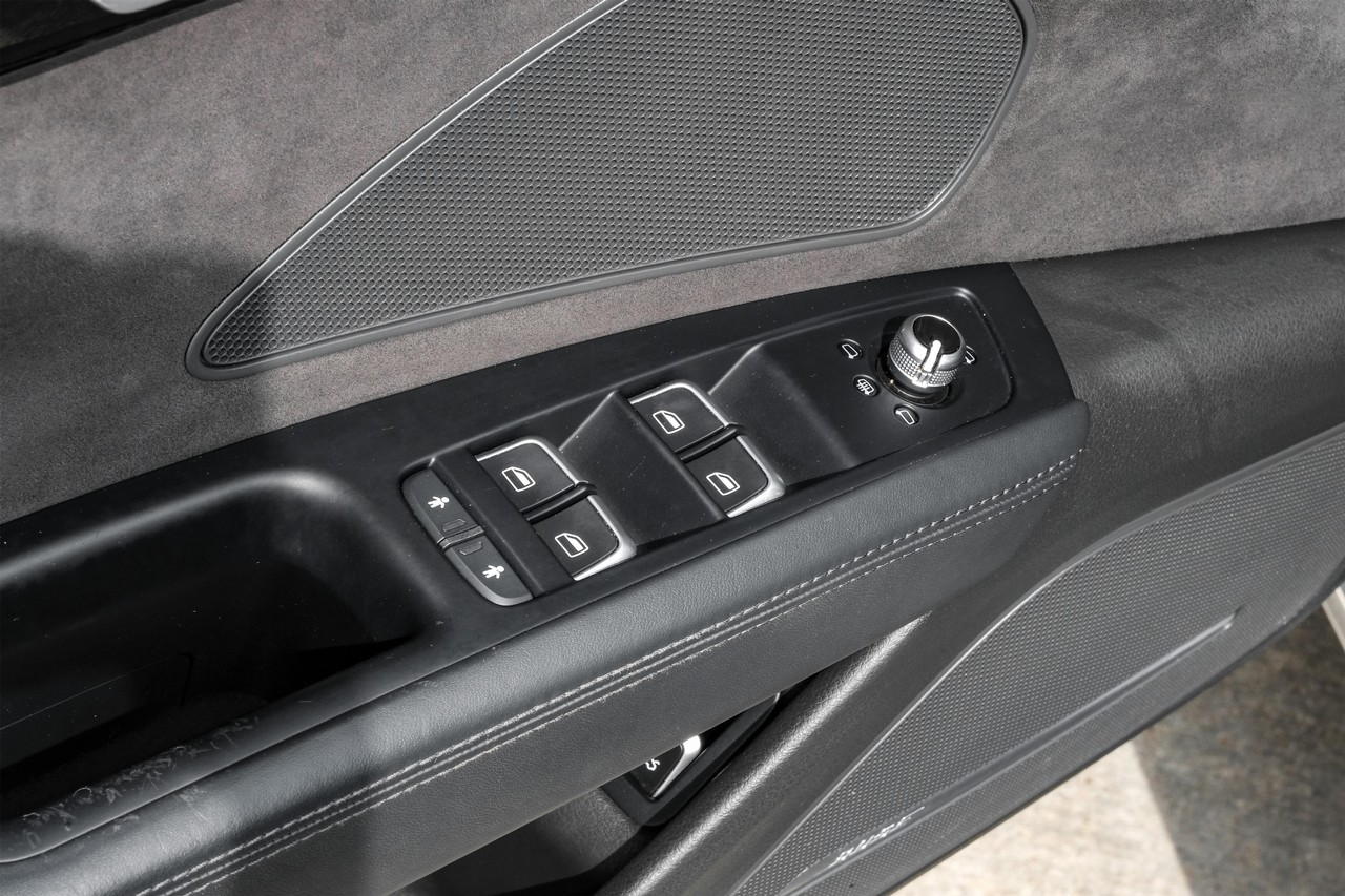 Audi A8 L Vehicle Main Gallery Image 43