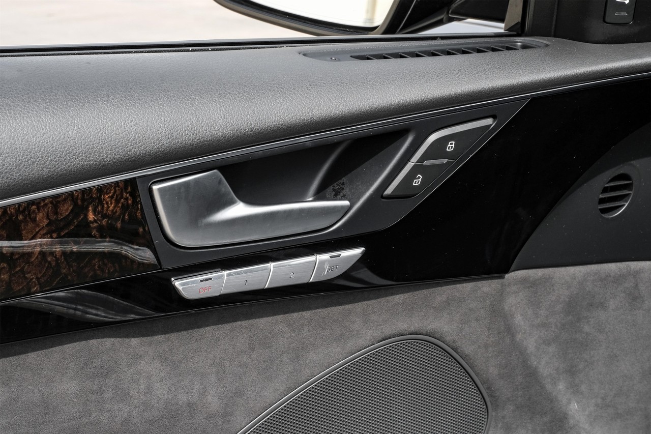 Audi A8 L Vehicle Main Gallery Image 44