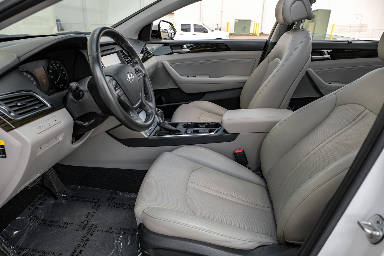 Hyundai Sonata Hybrid Vehicle Main Gallery Image 04