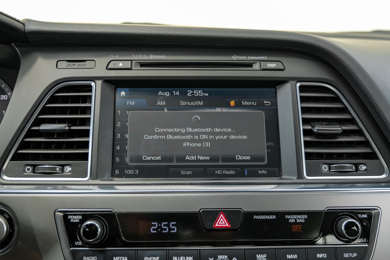 Hyundai Sonata Hybrid Vehicle Main Gallery Image 29