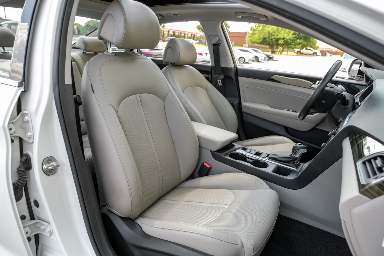Hyundai Sonata Hybrid Vehicle Main Gallery Image 33