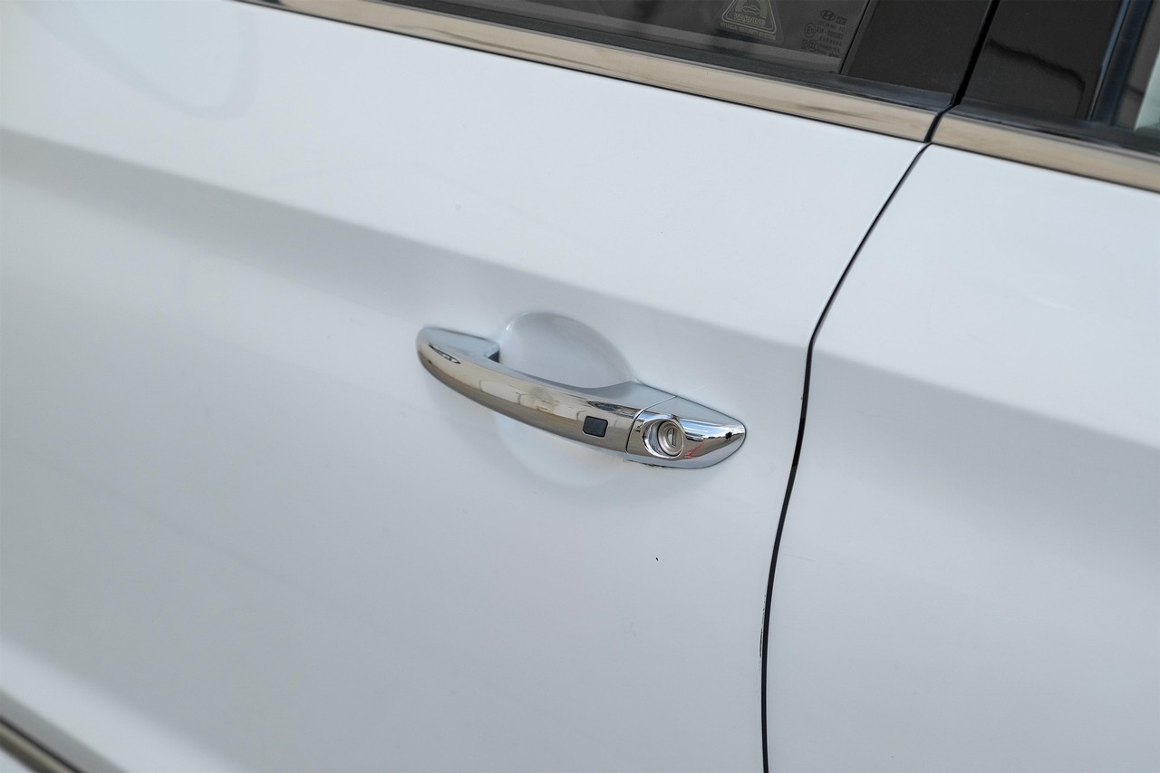 Hyundai Sonata Hybrid Vehicle Main Gallery Image 38