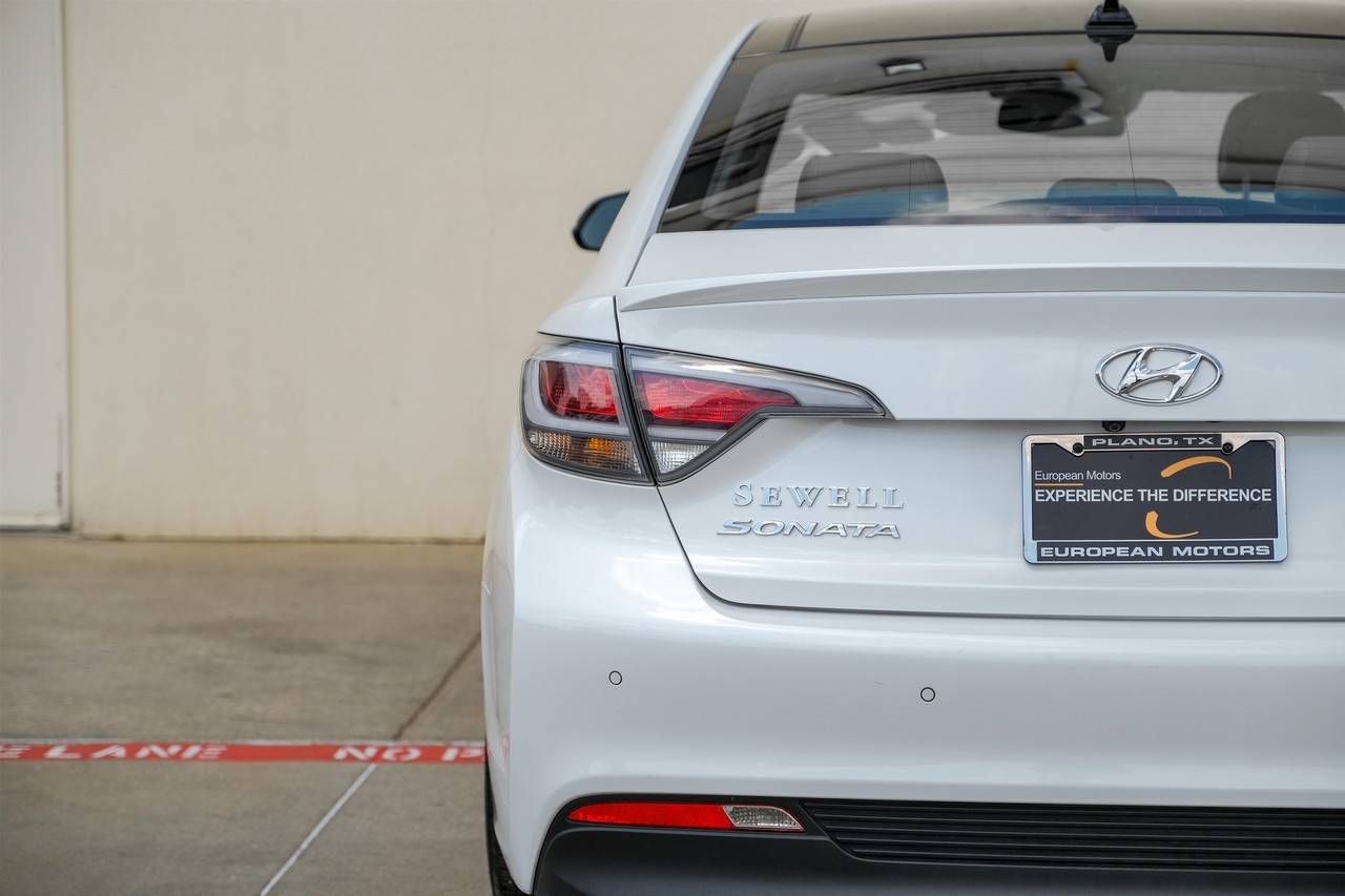 Hyundai Sonata Hybrid Vehicle Main Gallery Image 46