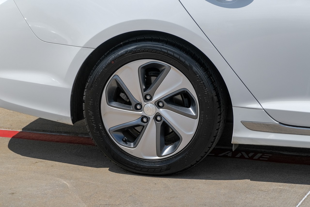 Hyundai Sonata Hybrid Vehicle Main Gallery Image 49