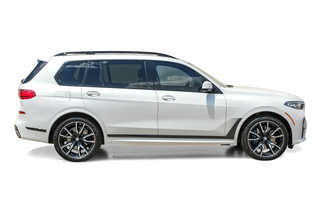 BMW X7 Vehicle Main Gallery Image 07