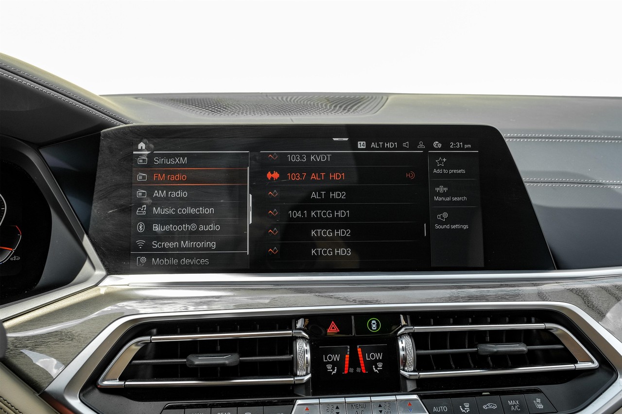 BMW X7 Vehicle Main Gallery Image 27