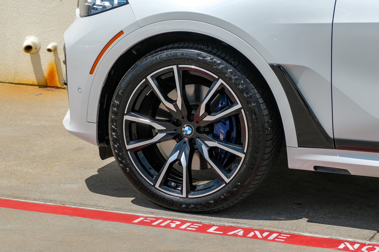 BMW X7 Vehicle Main Gallery Image 50