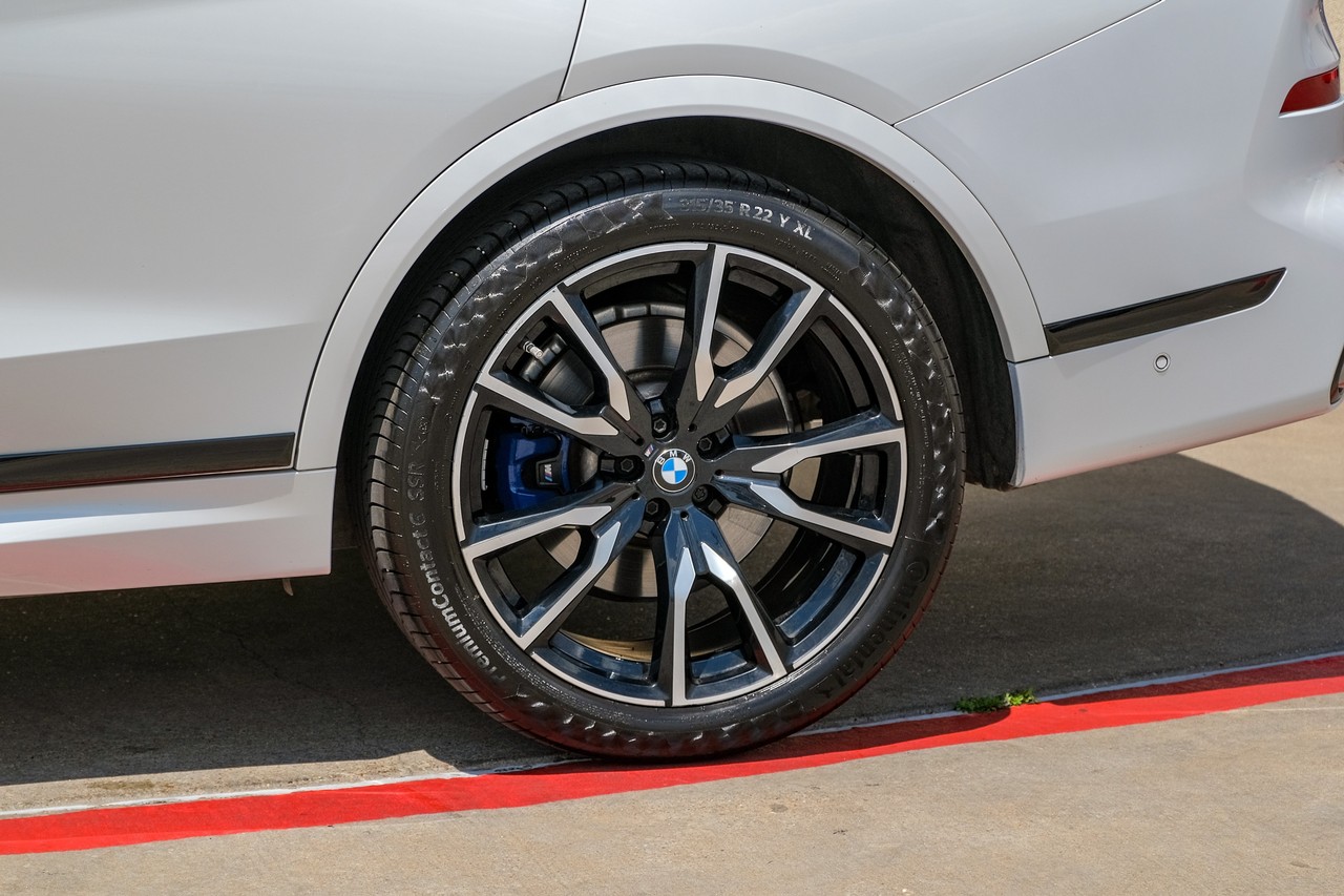 BMW X7 Vehicle Main Gallery Image 51
