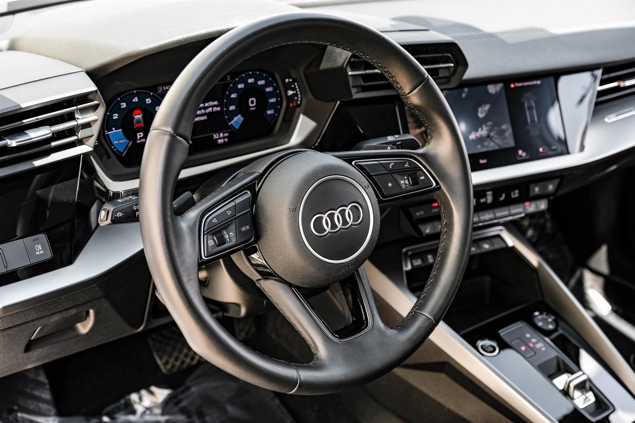 Audi A3 Vehicle Main Gallery Image 16