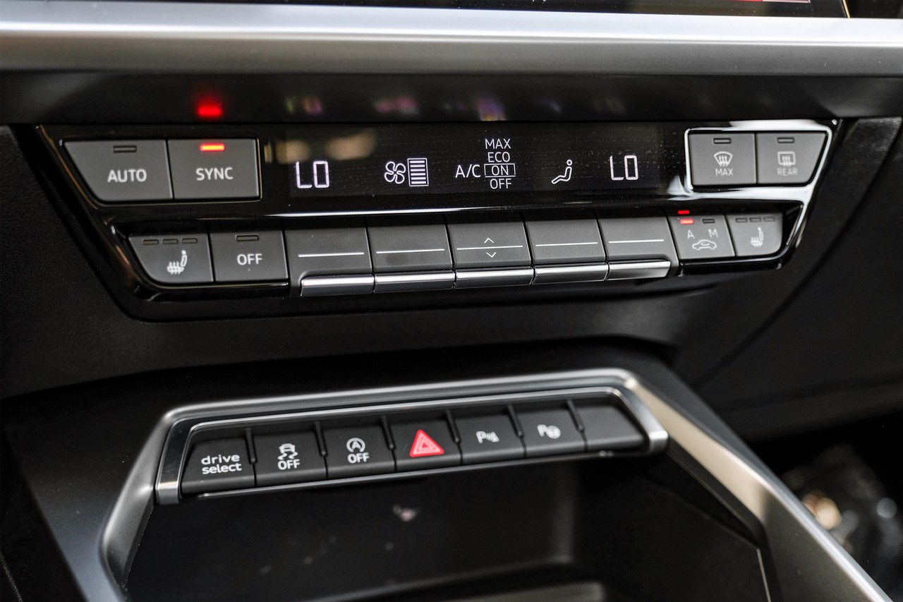 Audi A3 Vehicle Main Gallery Image 24