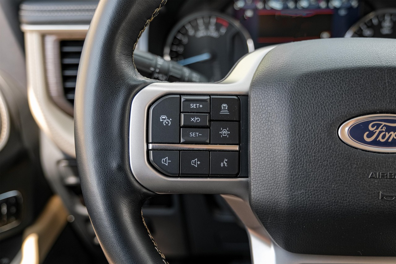 Ford Expedition Vehicle Main Gallery Image 17