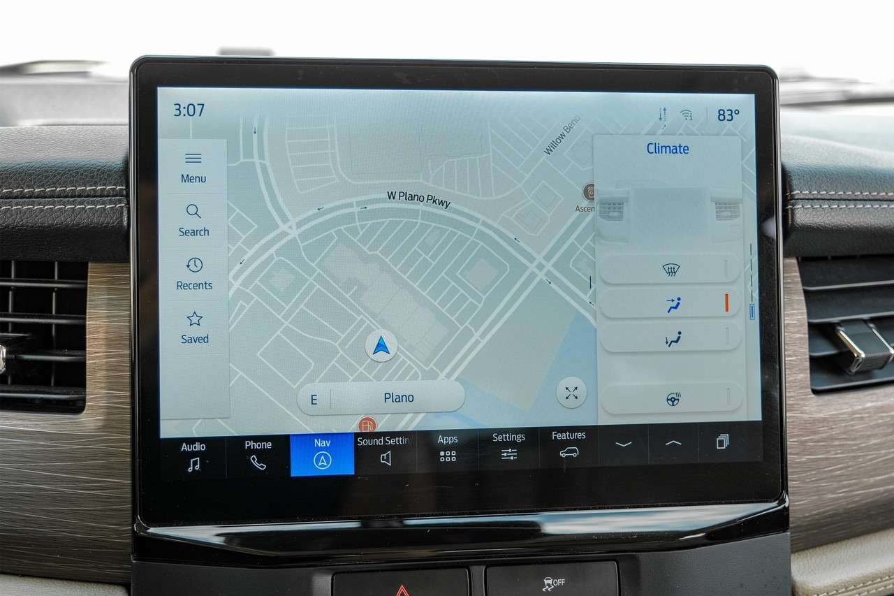 Ford Expedition Vehicle Main Gallery Image 22