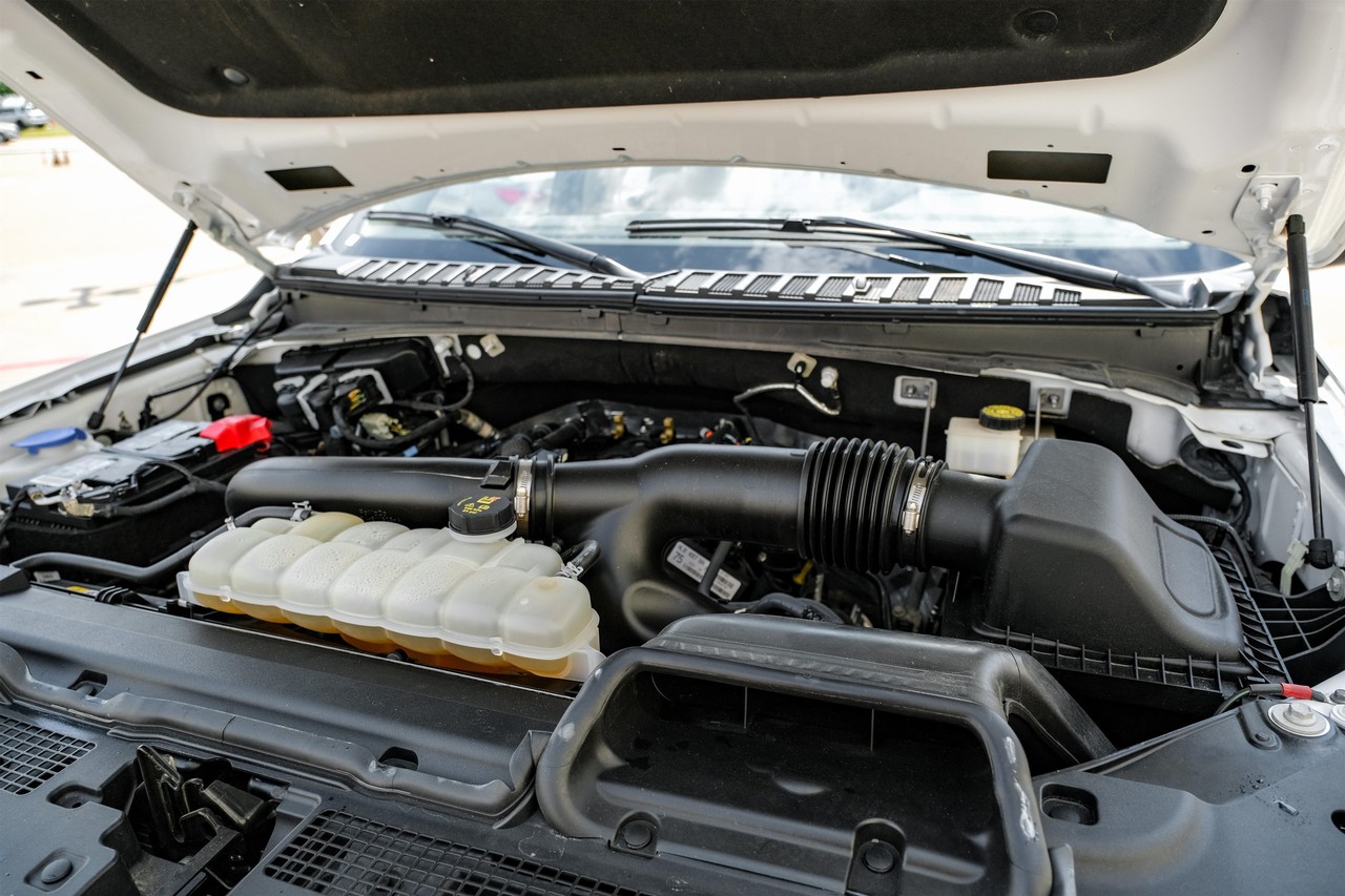 Ford Expedition Vehicle Main Gallery Image 45