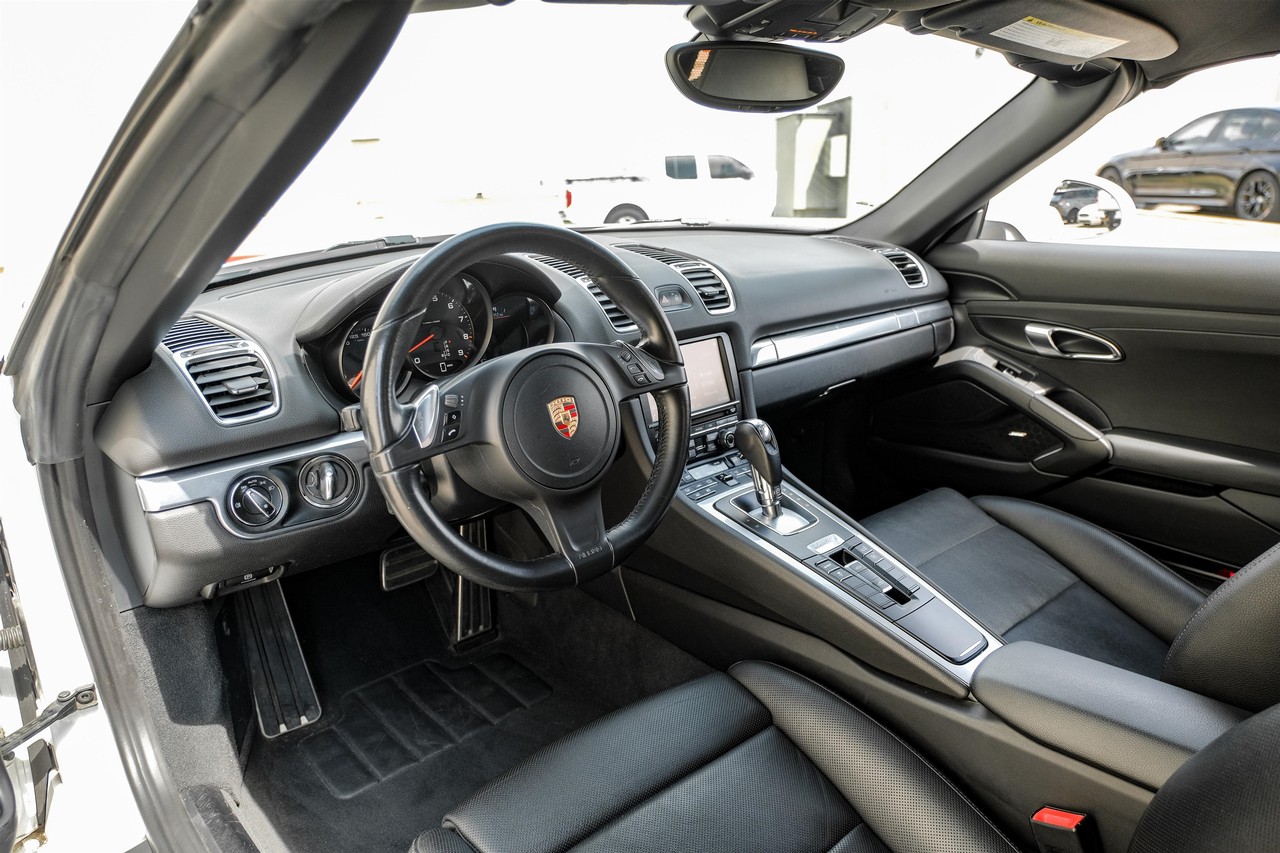 Porsche Boxster Vehicle Main Gallery Image 03