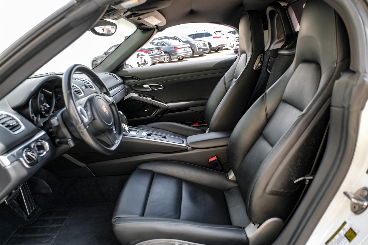Porsche Boxster Vehicle Main Gallery Image 04