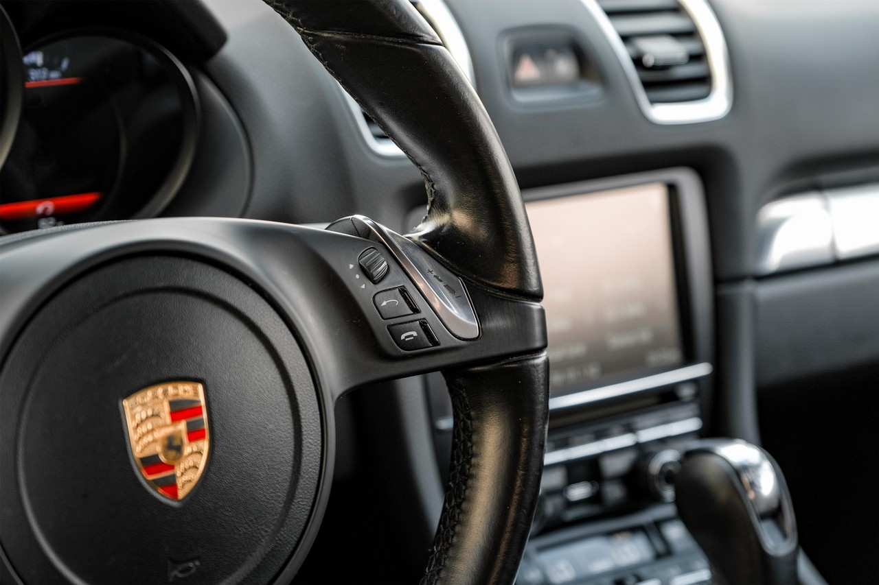 Porsche Boxster Vehicle Main Gallery Image 16