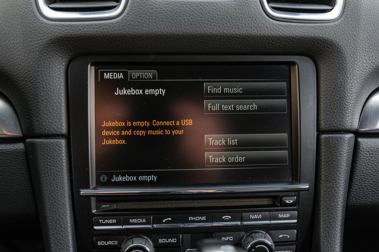 Porsche Boxster Vehicle Main Gallery Image 25