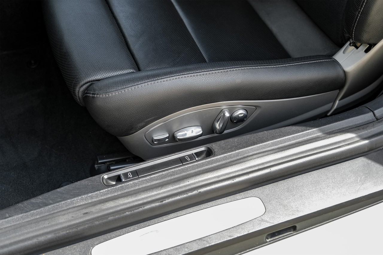 Porsche Boxster Vehicle Main Gallery Image 30
