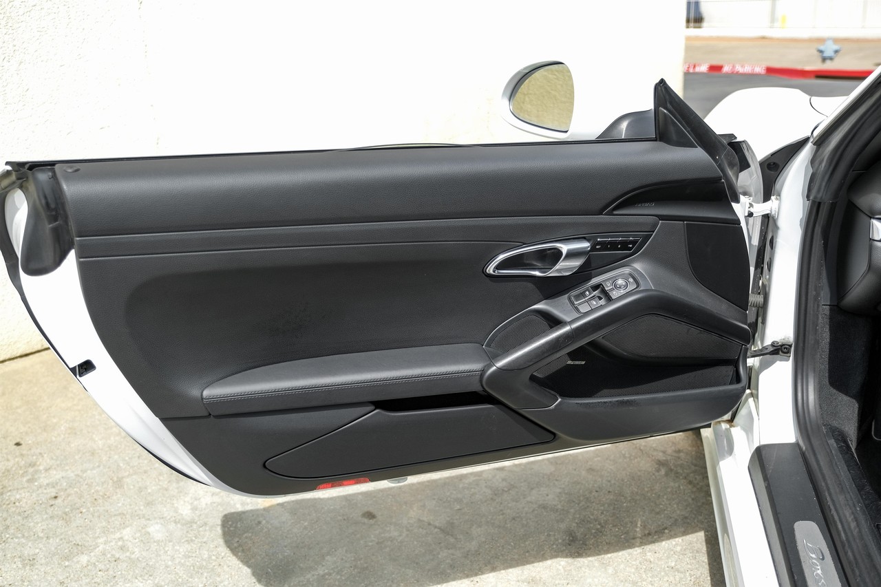 Porsche Boxster Vehicle Main Gallery Image 33