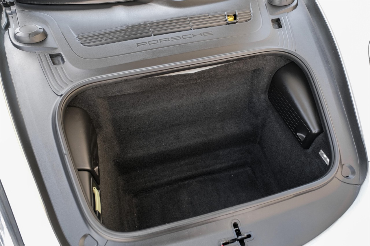 Porsche Boxster Vehicle Main Gallery Image 38