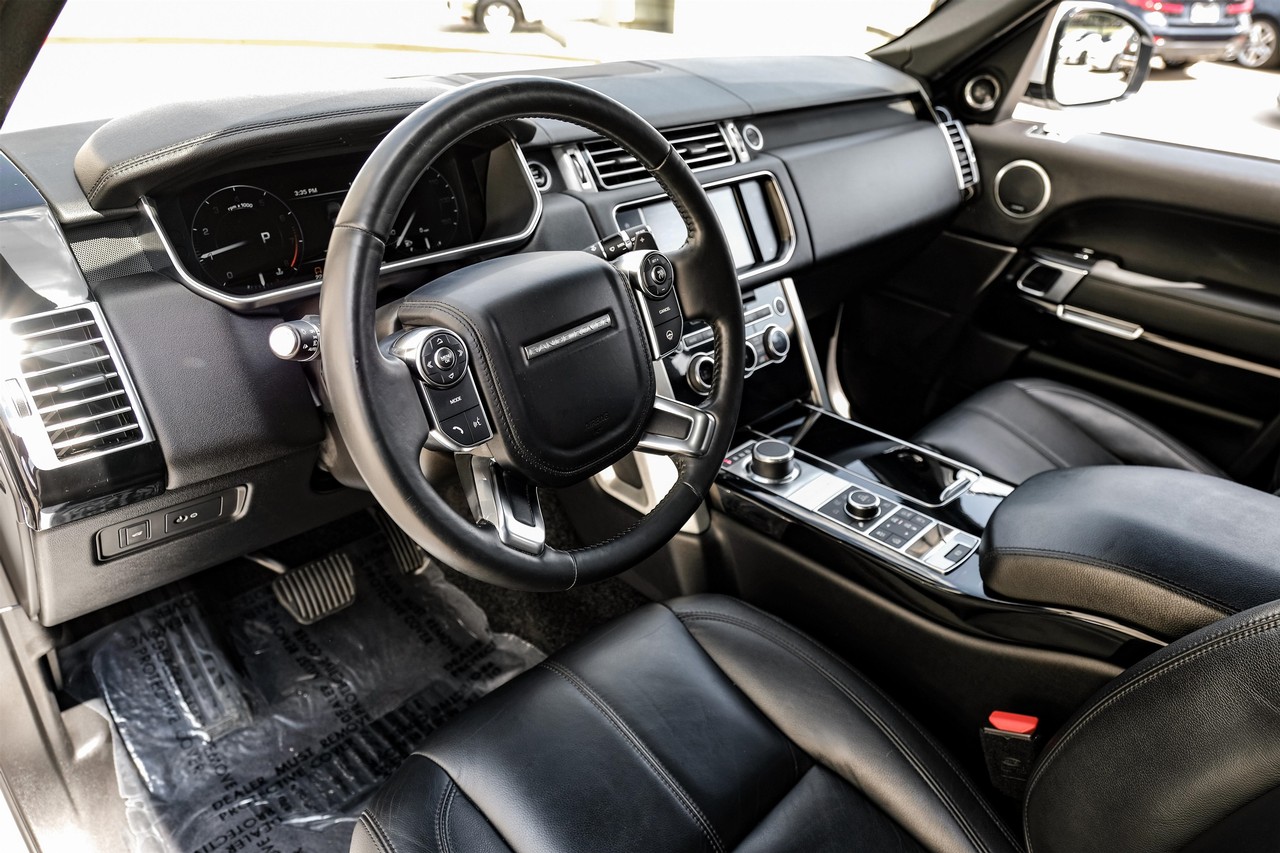 Land Rover Range Rover Vehicle Main Gallery Image 03