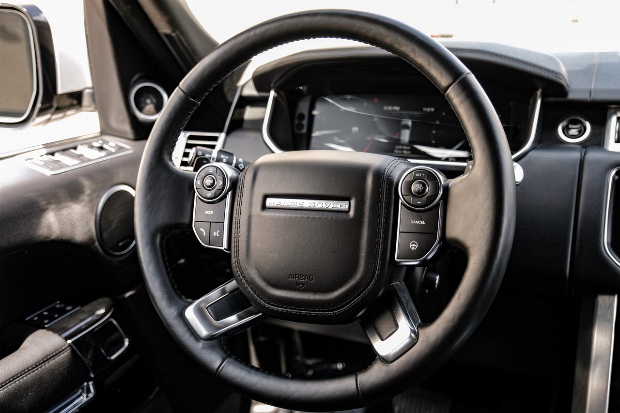 Land Rover Range Rover Vehicle Main Gallery Image 16