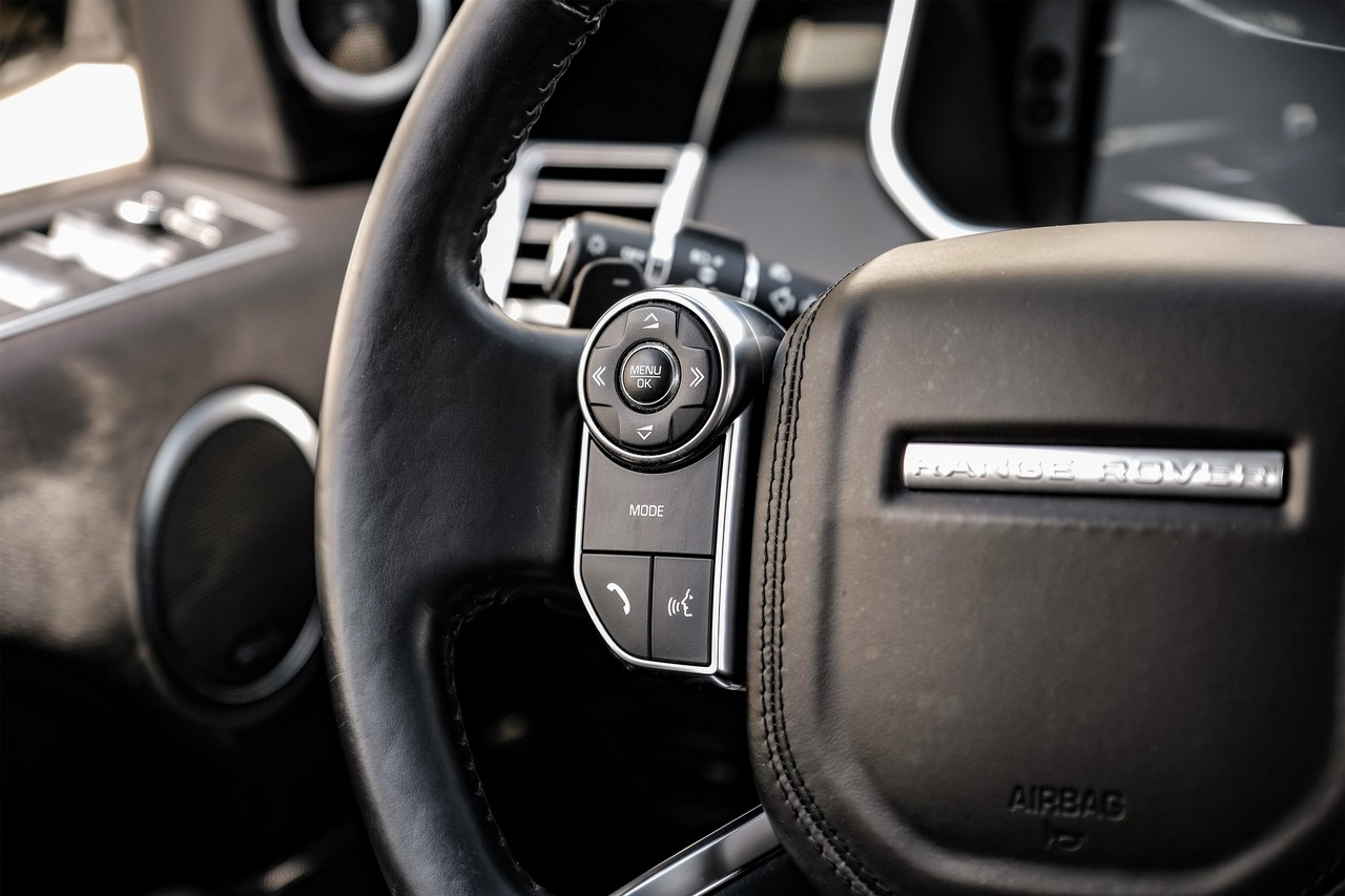 Land Rover Range Rover Vehicle Main Gallery Image 17
