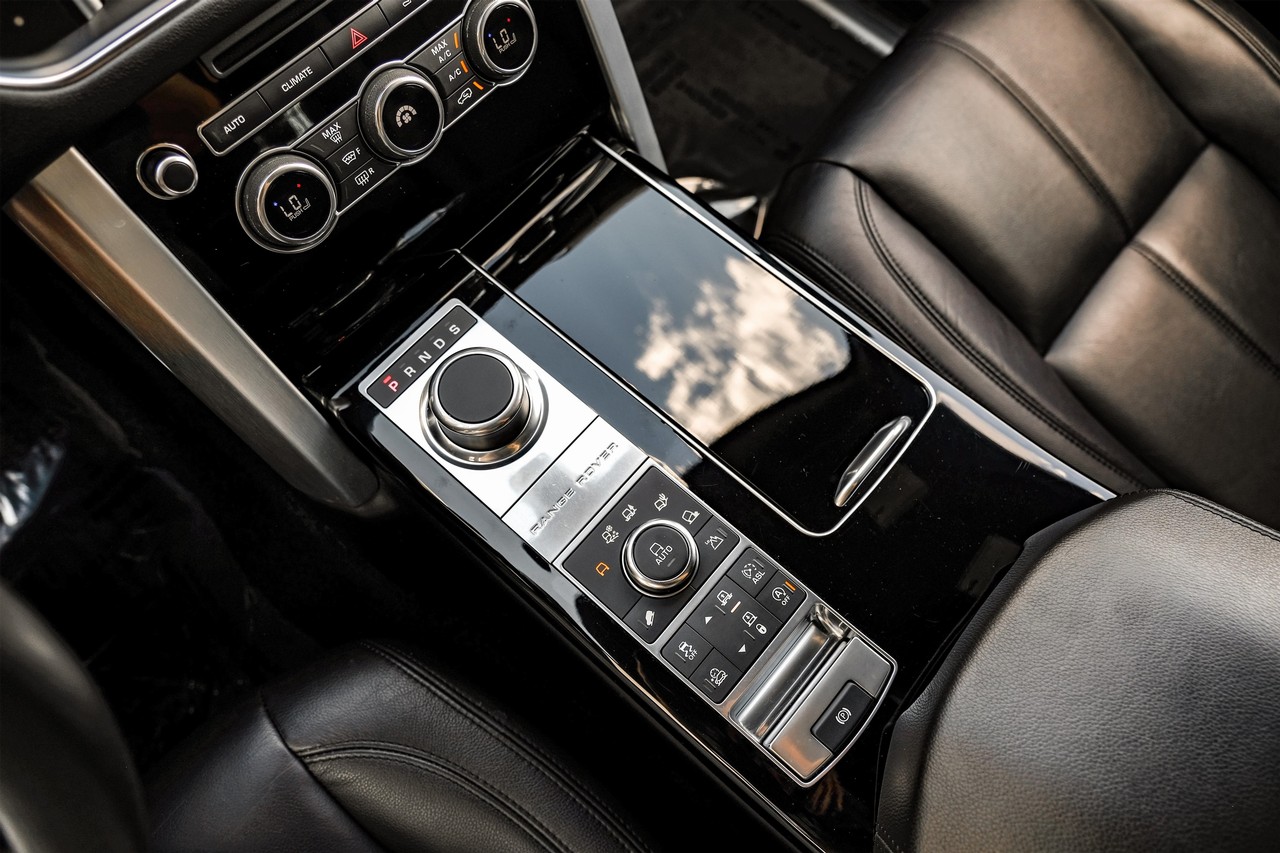 Land Rover Range Rover Vehicle Main Gallery Image 24