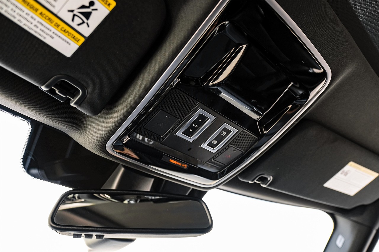 Land Rover Range Rover Vehicle Main Gallery Image 26