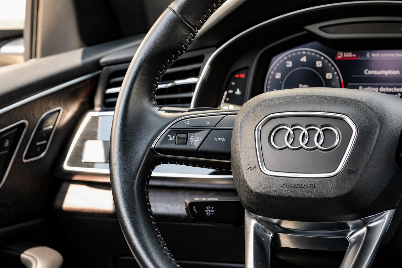 Audi Q8 Vehicle Main Gallery Image 18