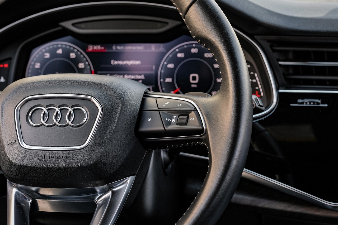 Audi Q8 Vehicle Main Gallery Image 19