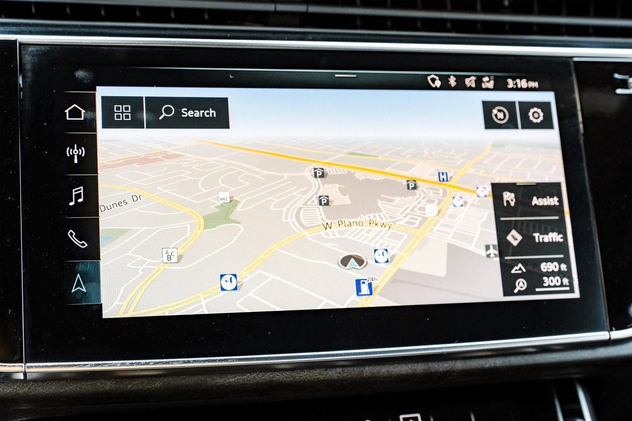 Audi Q8 Vehicle Main Gallery Image 23