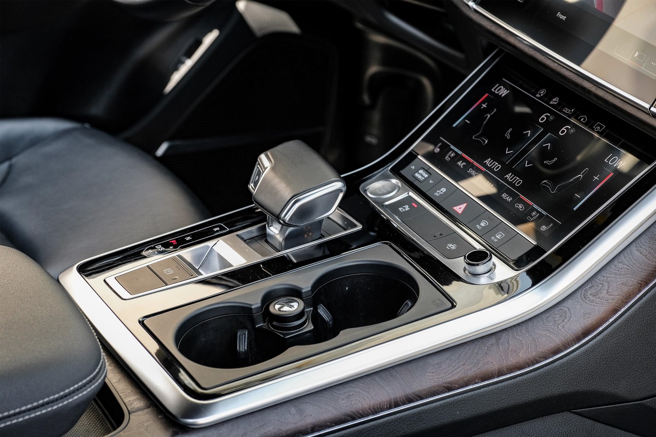 Audi Q8 Vehicle Main Gallery Image 24