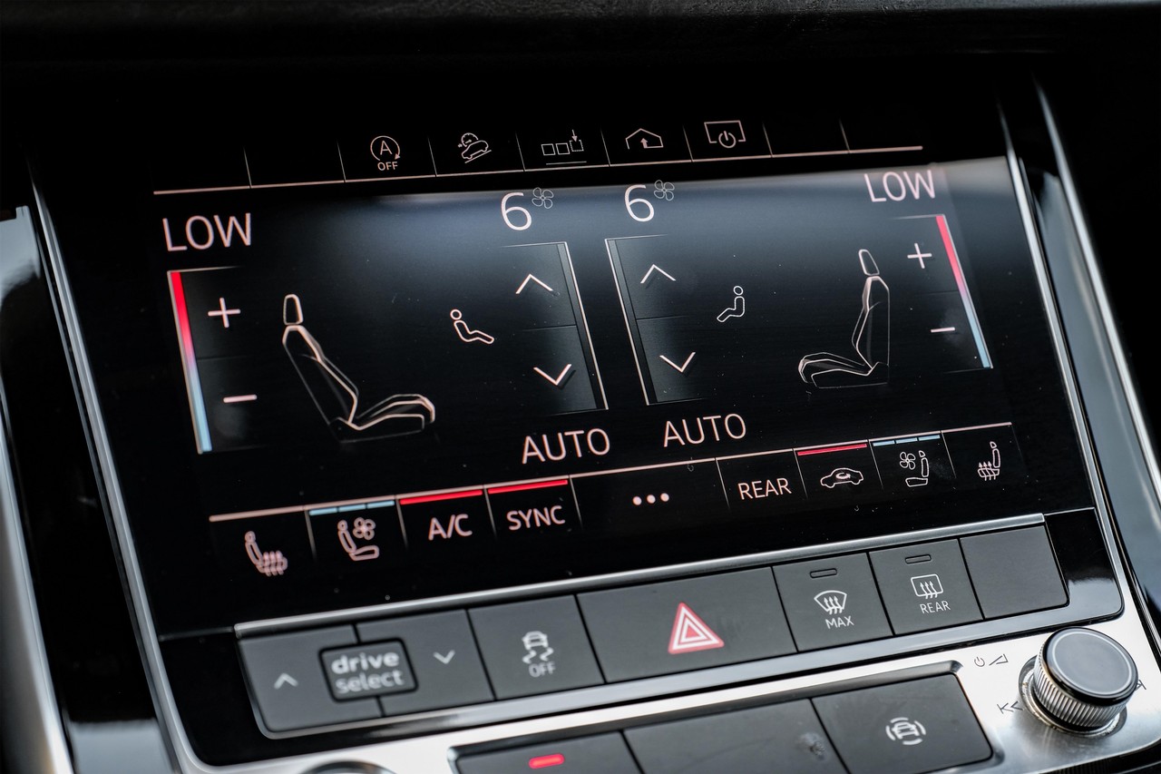 Audi Q8 Vehicle Main Gallery Image 26