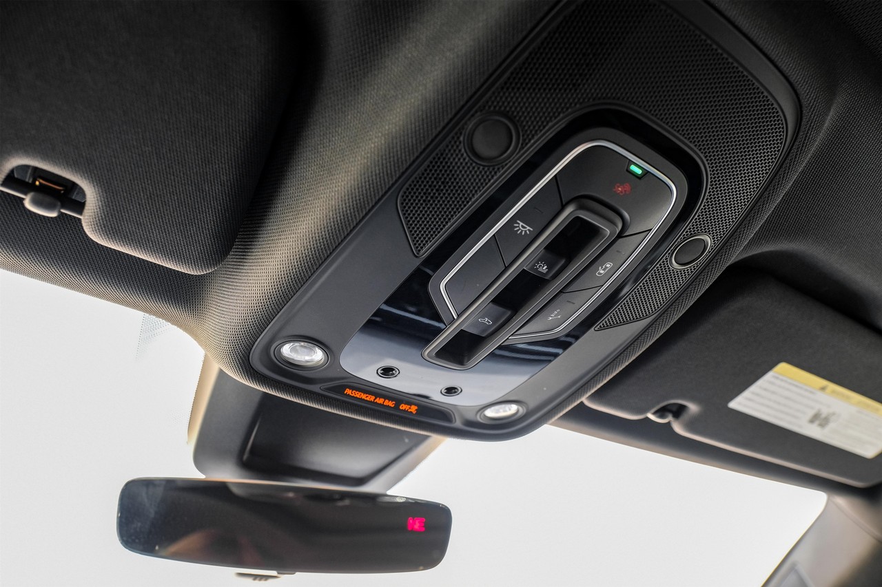 Audi Q8 Vehicle Main Gallery Image 27