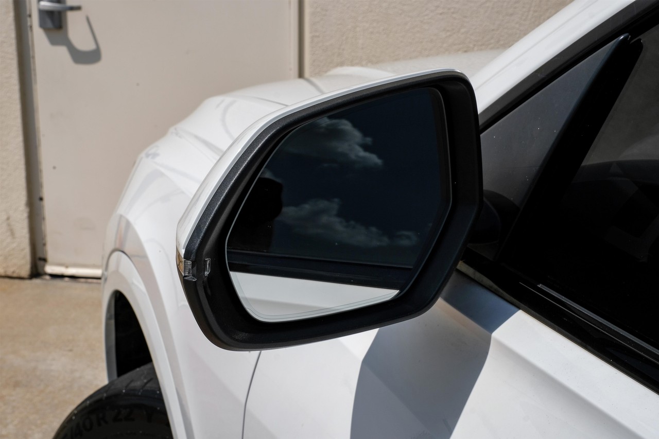 Audi Q8 Vehicle Main Gallery Image 39