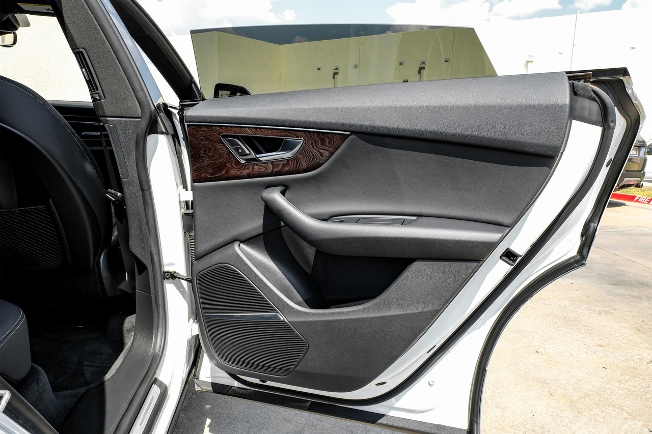 Audi Q8 Vehicle Main Gallery Image 44