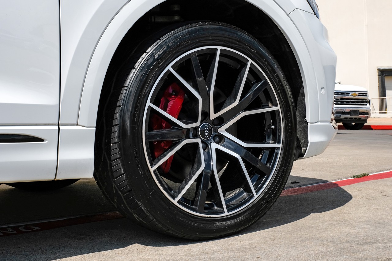 Audi Q8 Vehicle Main Gallery Image 50