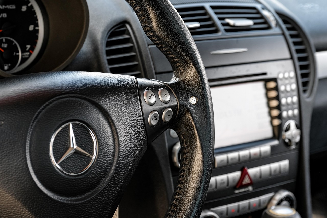 Mercedes-Benz SLK-Class Vehicle Main Gallery Image 16