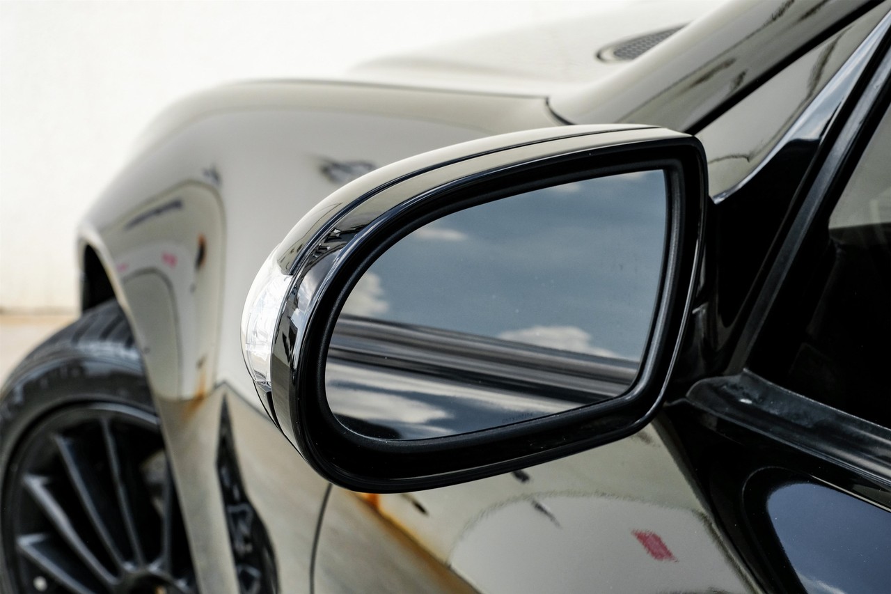 Mercedes-Benz SLK-Class Vehicle Main Gallery Image 31