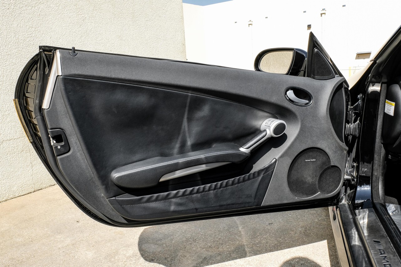 Mercedes-Benz SLK-Class Vehicle Main Gallery Image 32