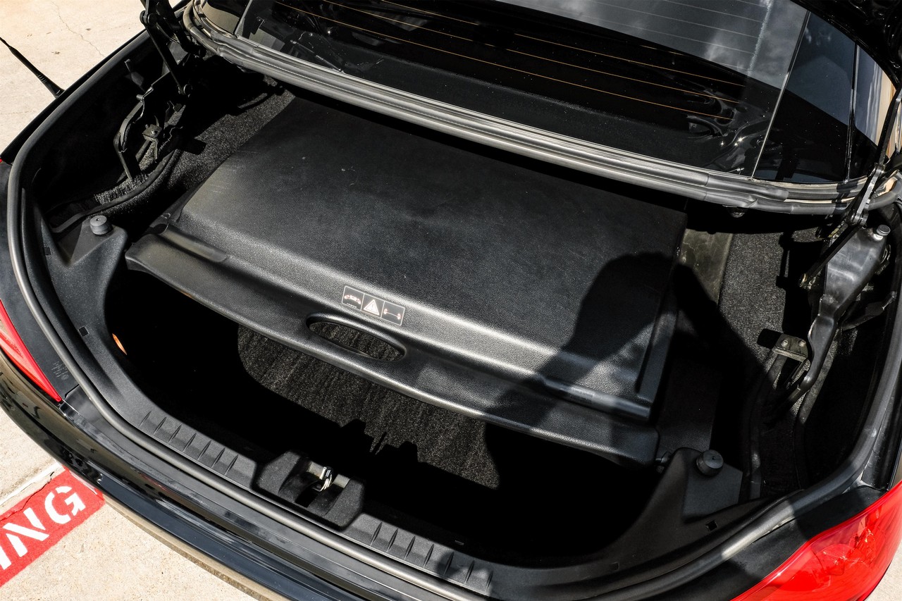Mercedes-Benz SLK-Class Vehicle Main Gallery Image 37
