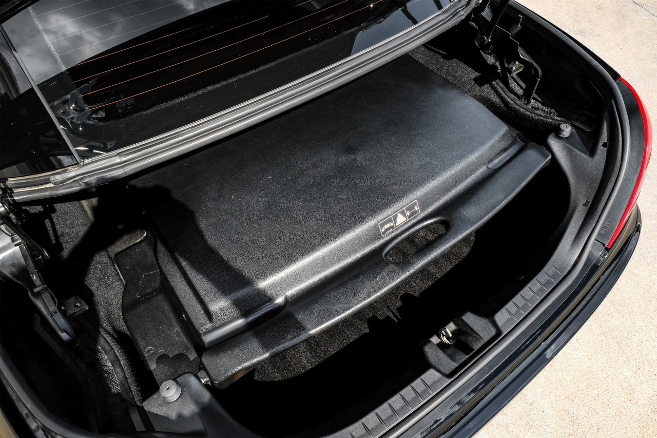Mercedes-Benz SLK-Class Vehicle Main Gallery Image 38