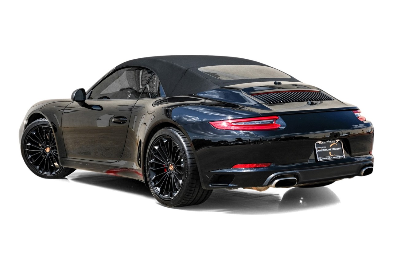 Porsche 911 Vehicle Main Gallery Image 12