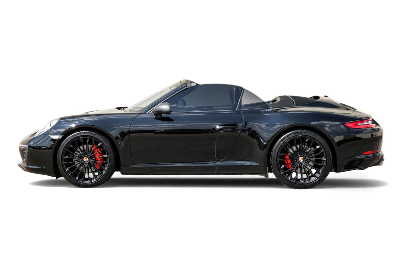 Porsche 911 Vehicle Main Gallery Image 13