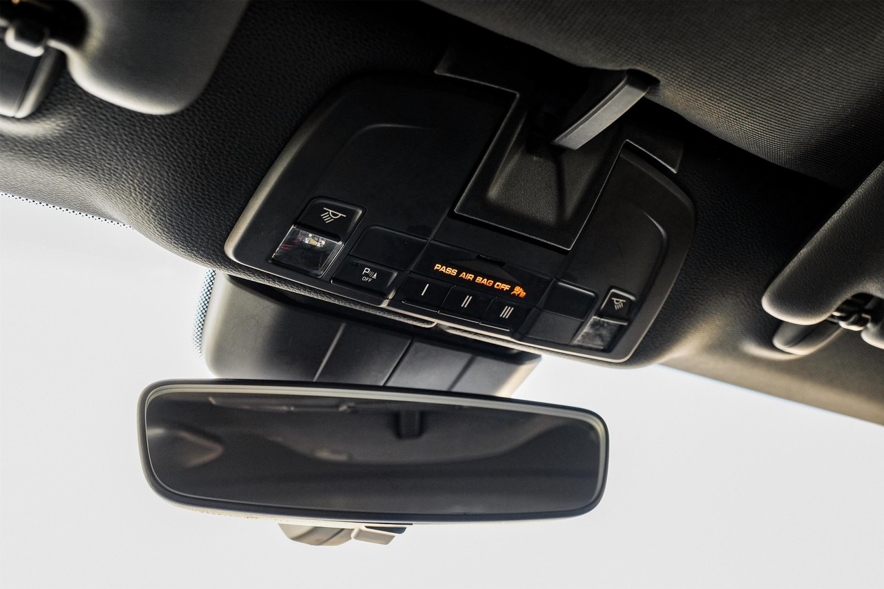 Porsche 911 Vehicle Main Gallery Image 24