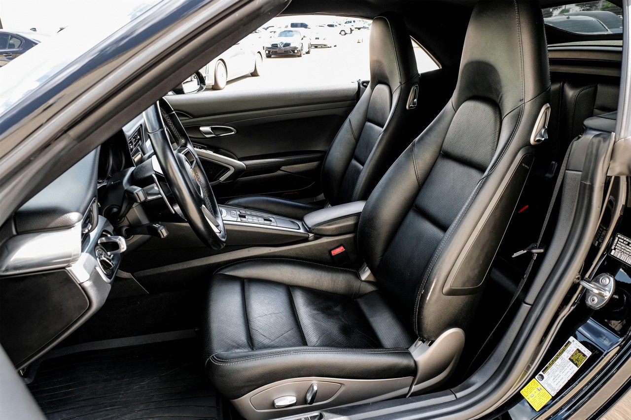 Porsche 911 Vehicle Main Gallery Image 29