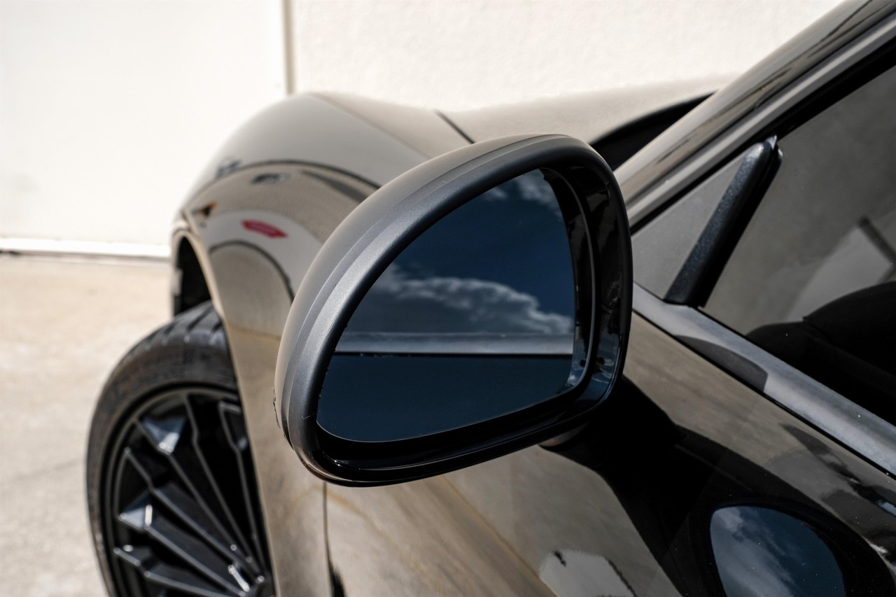 Porsche 911 Vehicle Main Gallery Image 33